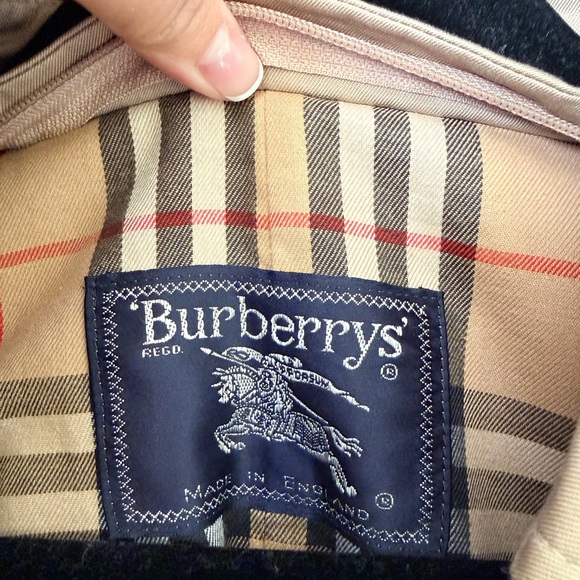 Burberry WOMEN’s Tan Trench Coat - Picture 4 of 8